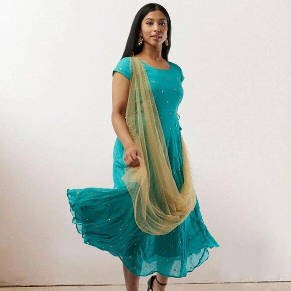 Persian Green Banarasi Georgette Dress with Gold Net Duppatta | Indian Ethnic We - Picture 2 of 5